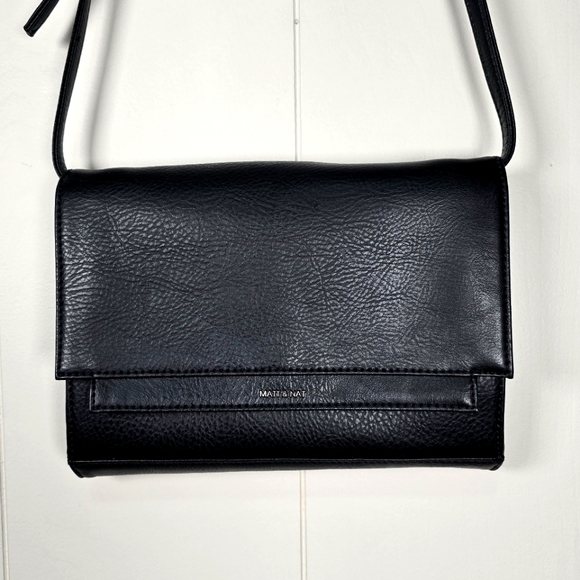 Sleek Matt&Nat Vegan Leather Crossbody Bag - Picture 1 of 9
